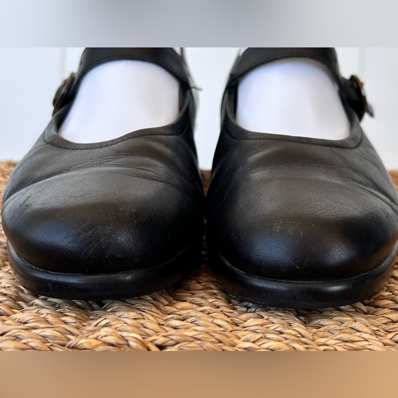 Black Mary Jane Women's Shoes - Picture 3 of 11